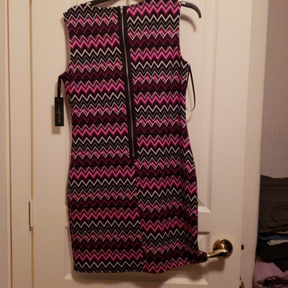 Dress - Picture 2 of 4